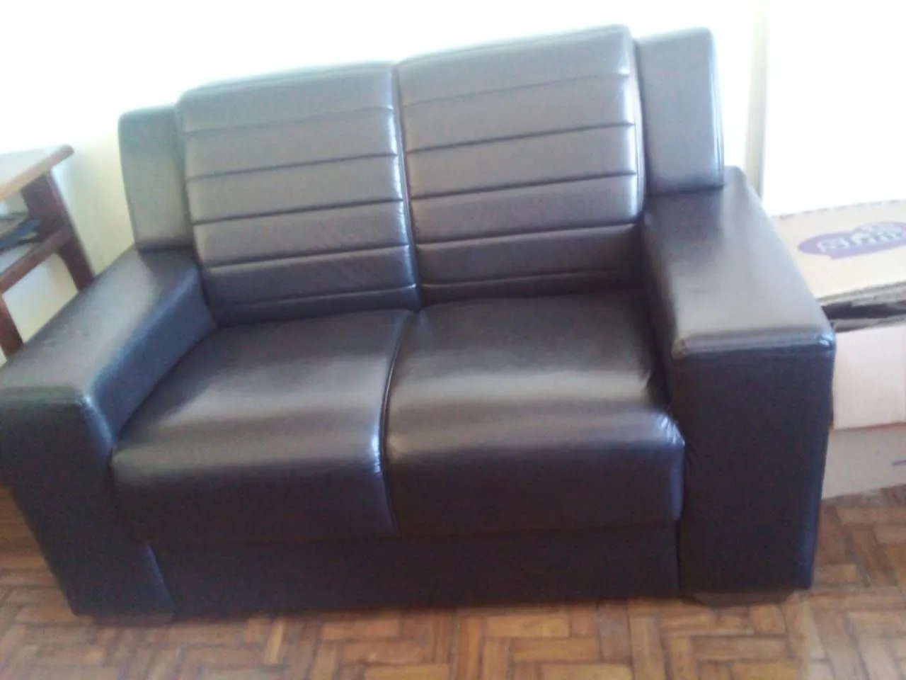 Sofá de Couro 2 Lugares