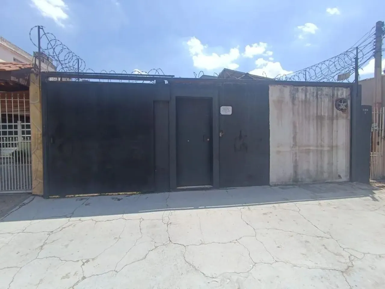 Casa comercial para alugar no bairro Km 18 em Osasco