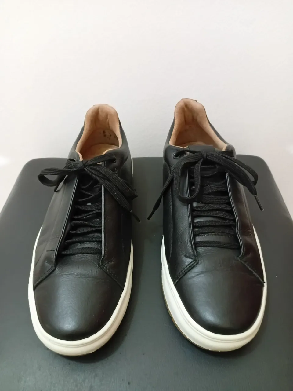 Tênis Masculino Casual Preto com Solado Branco