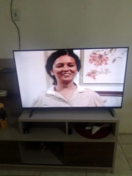 Vendo essa tv smart 43 polegadas 1,100 - Foto 3