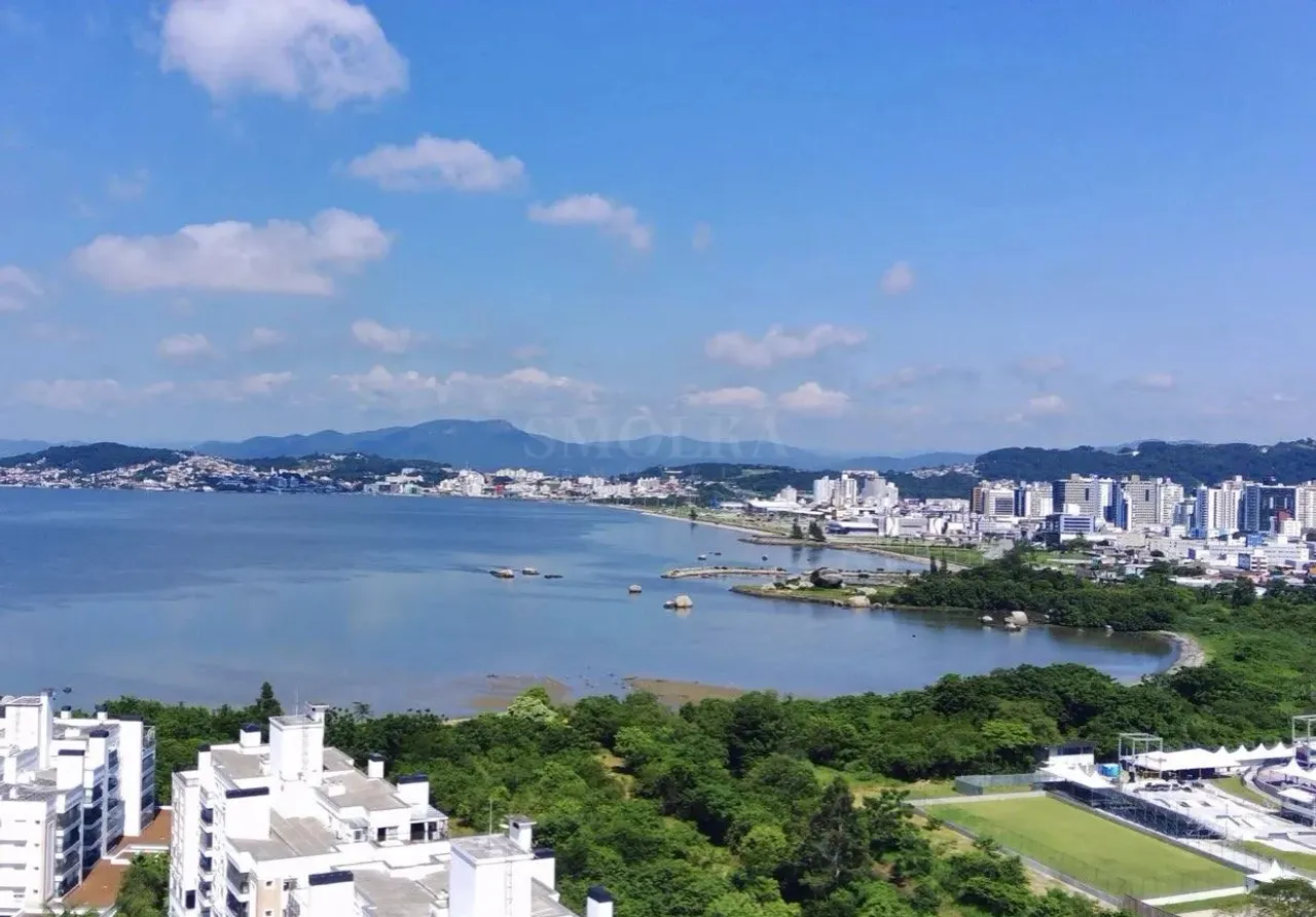 Apartamentos em lançamentos no Abraão, Florianópolis - SC