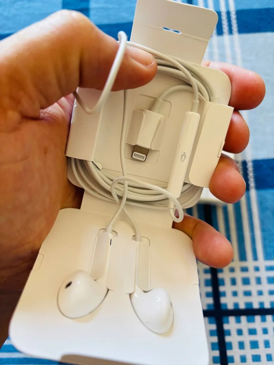 Fone de Ouvido Apple - EarPods Lightning Connector - Foto 4