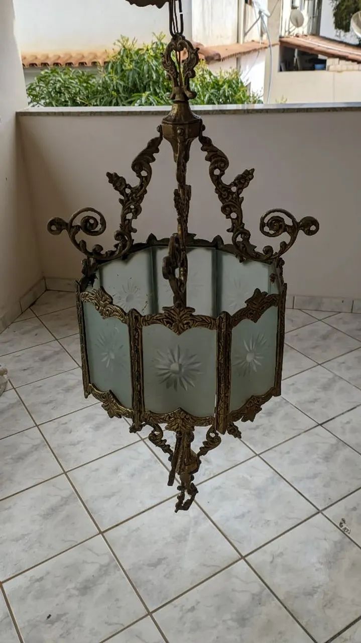 Lustre Clássico de Bronze com Vidro - Foto 2