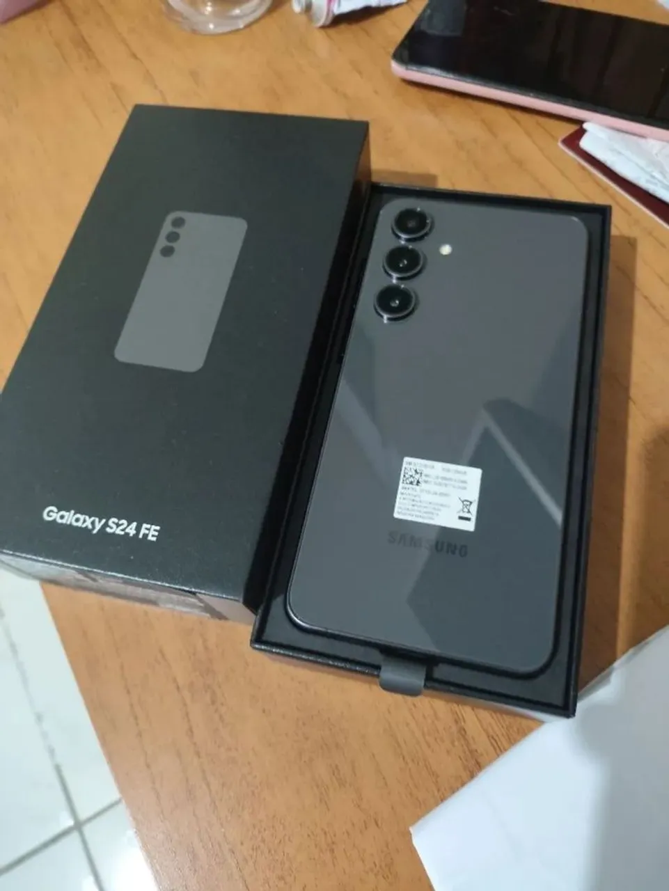 S24 256gb 8gb ram, um mês de uso. Cometa Celular Anápolis 