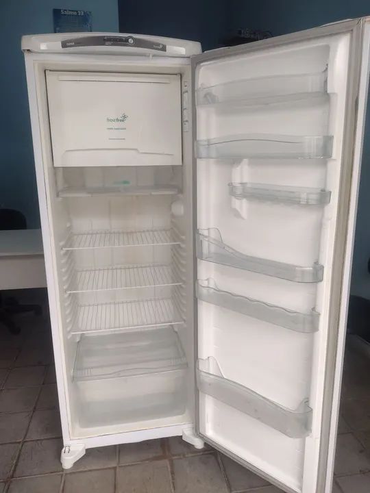 Vendo uma geladeira Consul frosfrie 