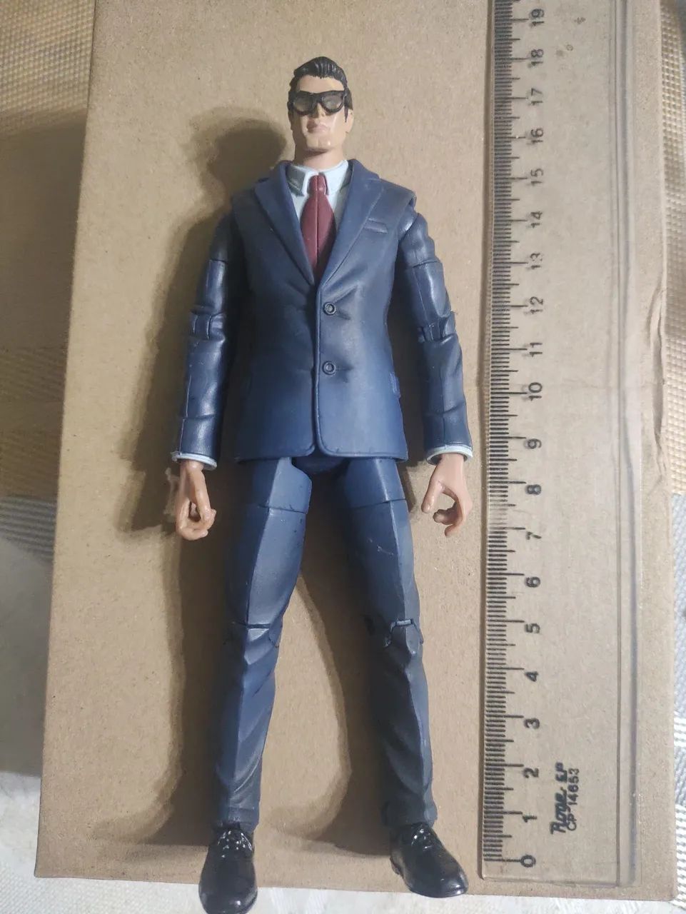 Boneco Clark Kent DC Super Heroes Superman Mattel DC Universe Classics - Foto 5
