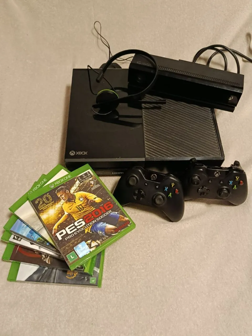 Xbox One com Jogos e Acessórios