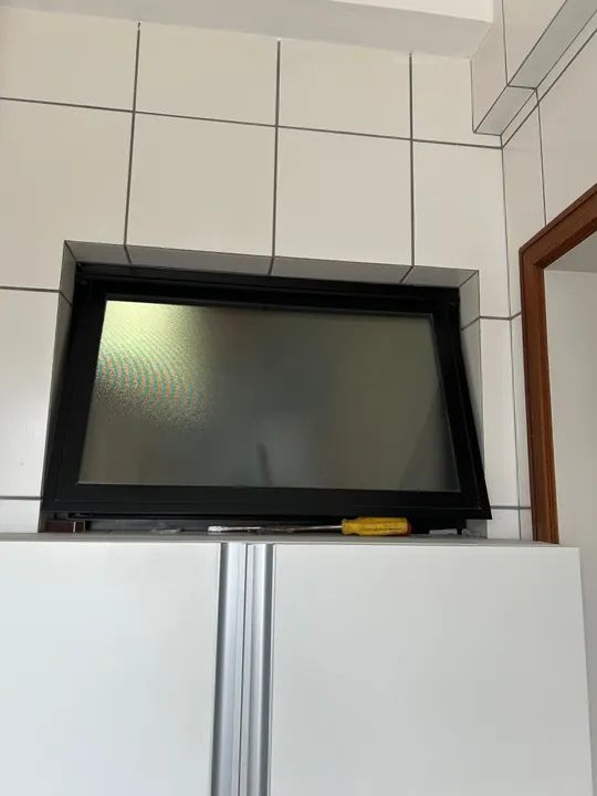Janela de Alumínio preta com Vidro temperado. 73x48 - Foto 3