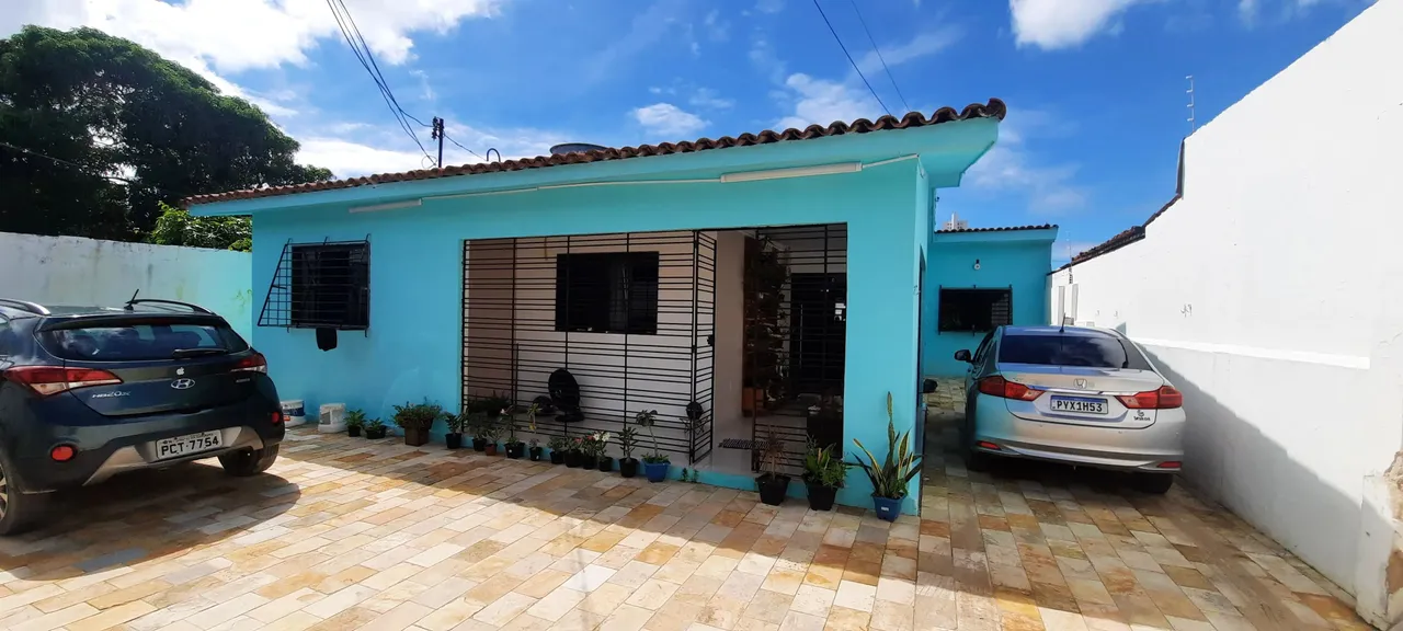 Imóvel para aluguel tem 200 metros quadrados com 3 quartos