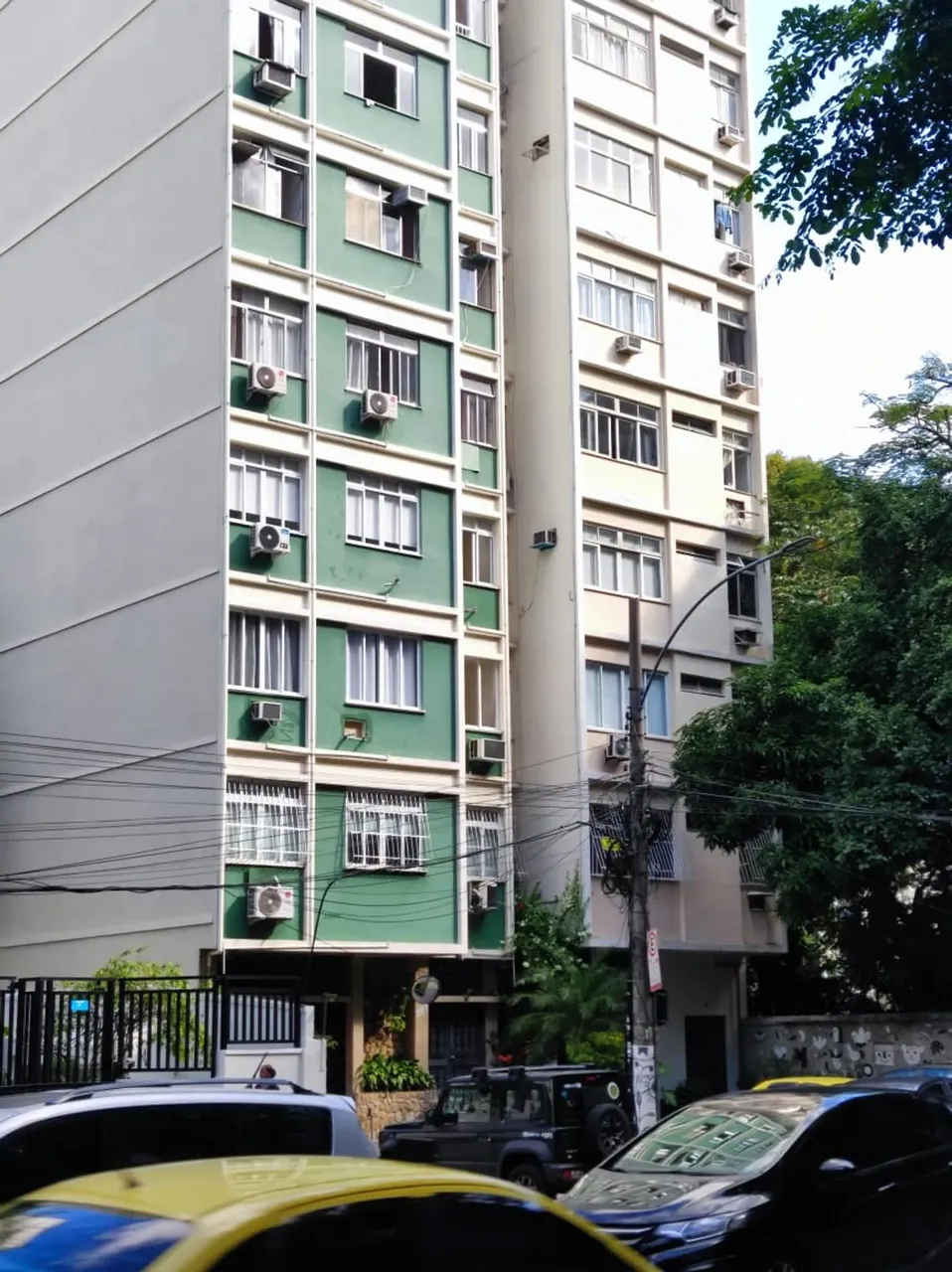 Imóvel para aluguel com sala e quarto separados em Laranjeiras - Rio de Janeiro - RJ