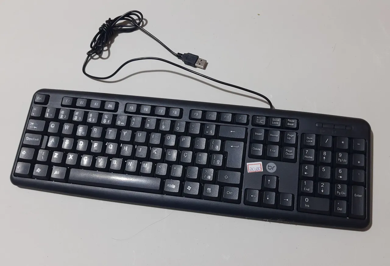 Teclado USB Preto em ótimo estado