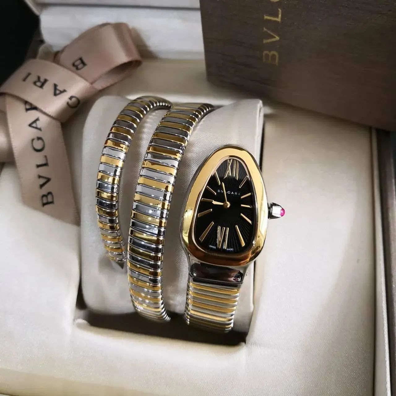 Relogio serpenti bvlgari com 20 milésimos de ouro 18k  - Foto 4