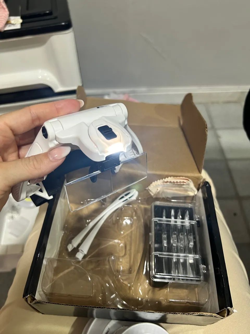 Lupa de cabeça com LED - Ideal para trabalhos de precisão - Foto 2