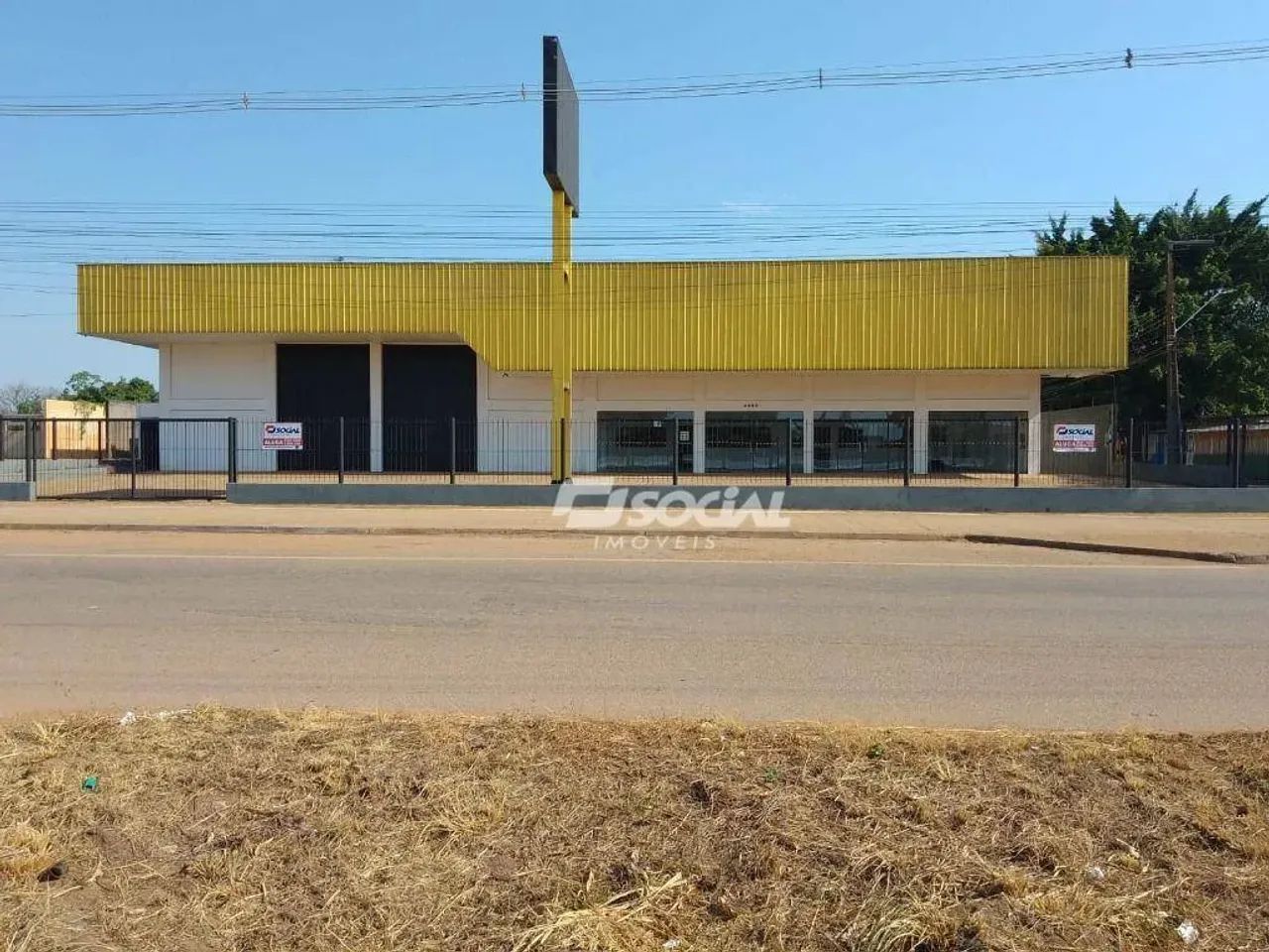 Amplo Galpão comercial recém reformado para locação com estacionamento privativo e pátio d - Foto 2