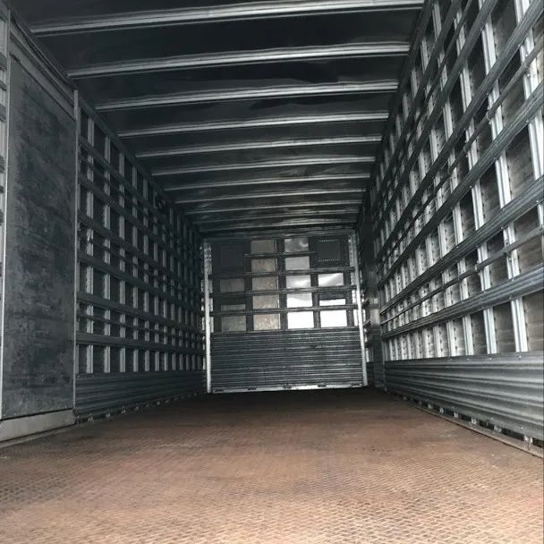 Scania P310 Baú  2015 - Foto 4