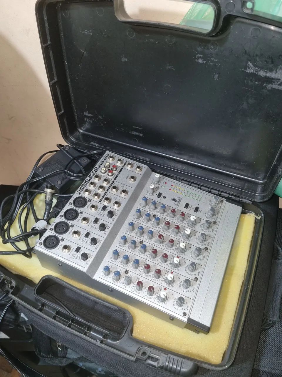 Mesa de Som Behringer Eurorack MX802A - Foto 2