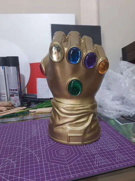 Manopla Thanos cofre 