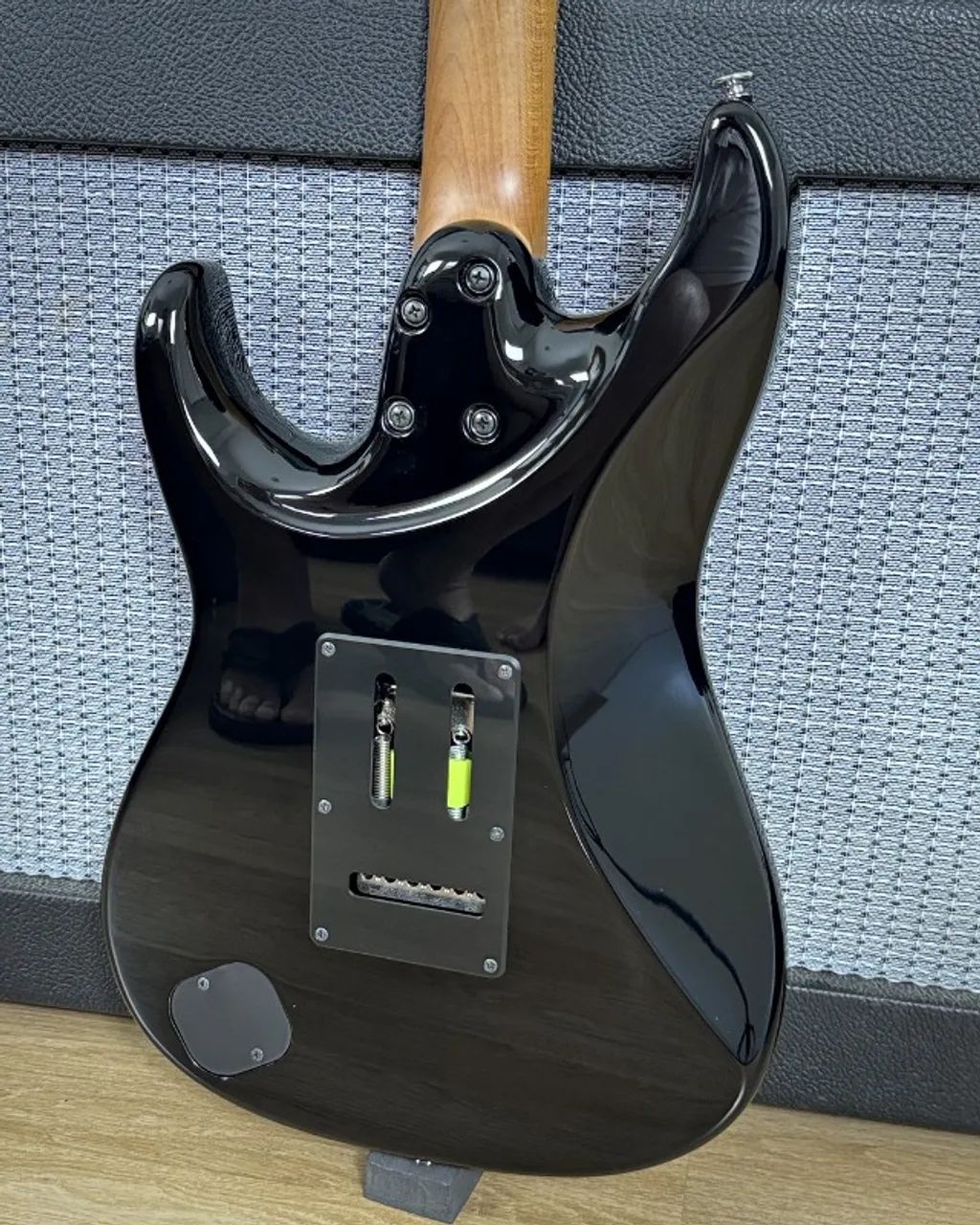 Guitarra Ibanez Prestige Az2204B - Black Japan - Instrumentos