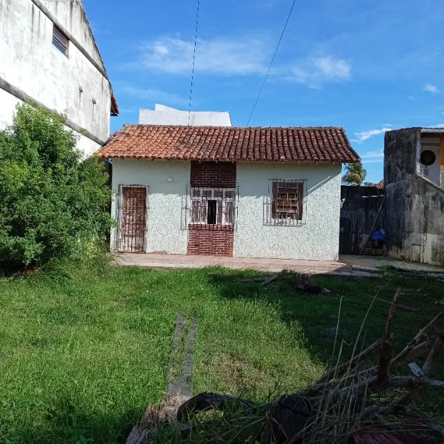 TERRENO COM EDIFICAÇÃO