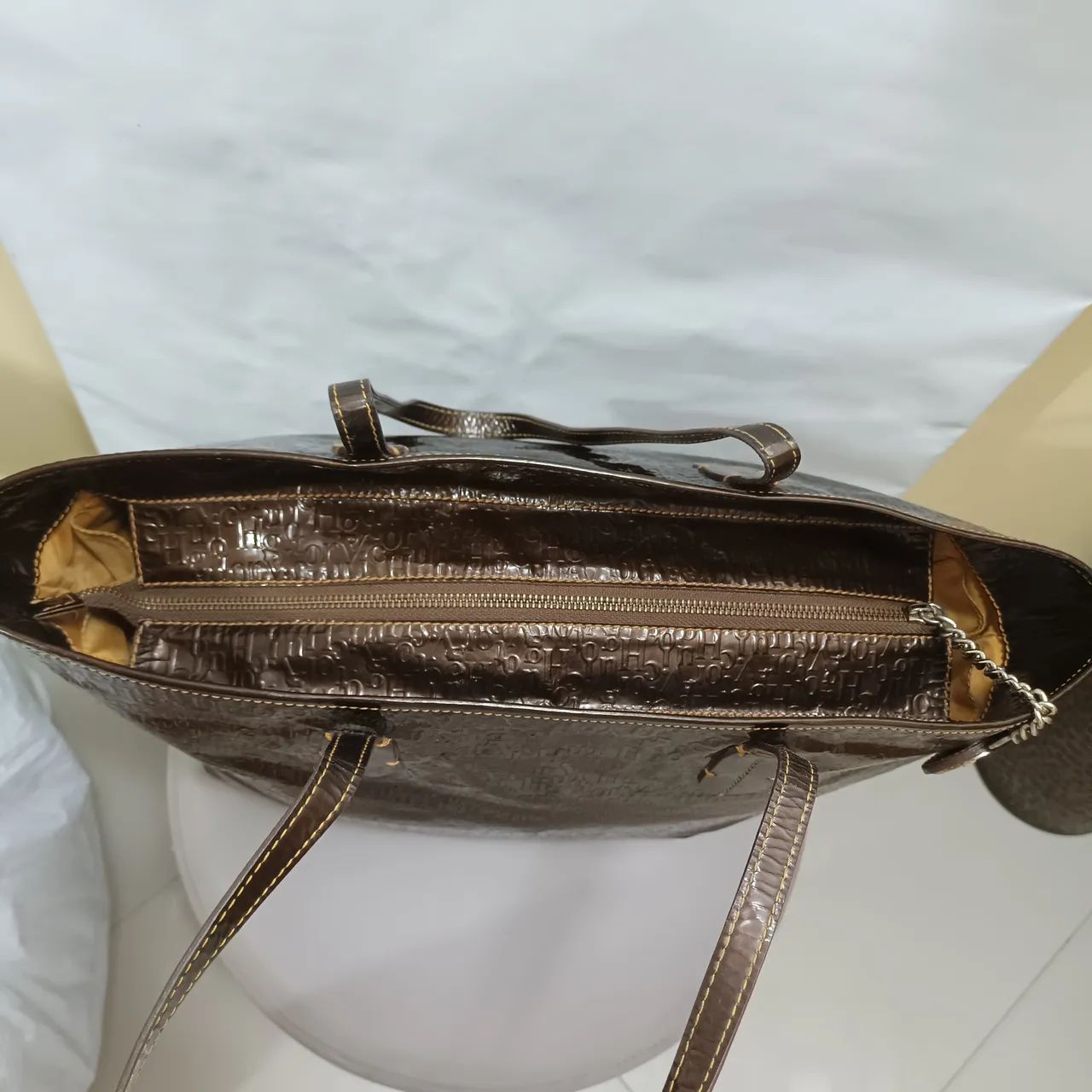 Bolsa de ombro verniz Victor Hugo  - Foto 2