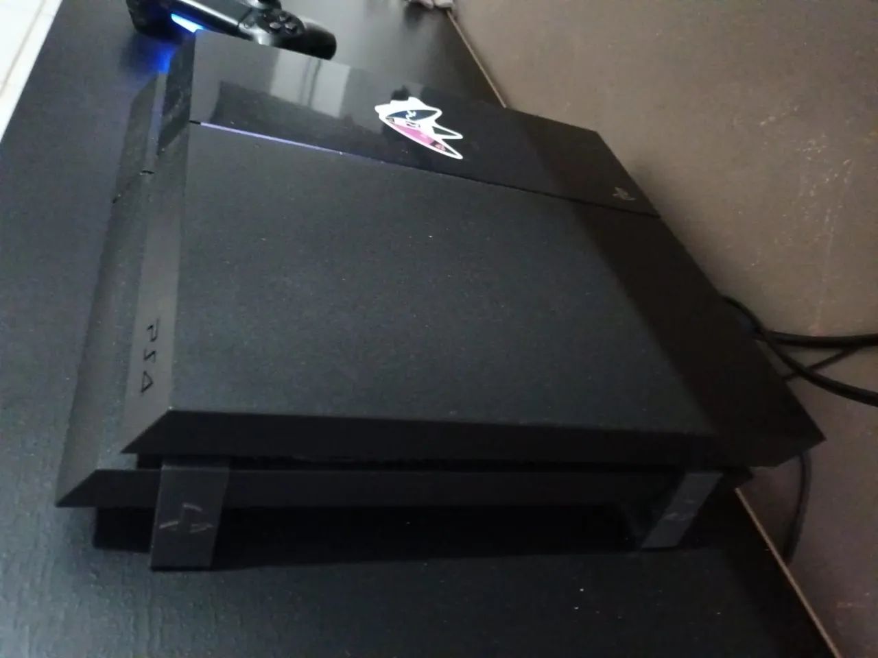 Playstation 4 com controle - semi novo - Foto 3