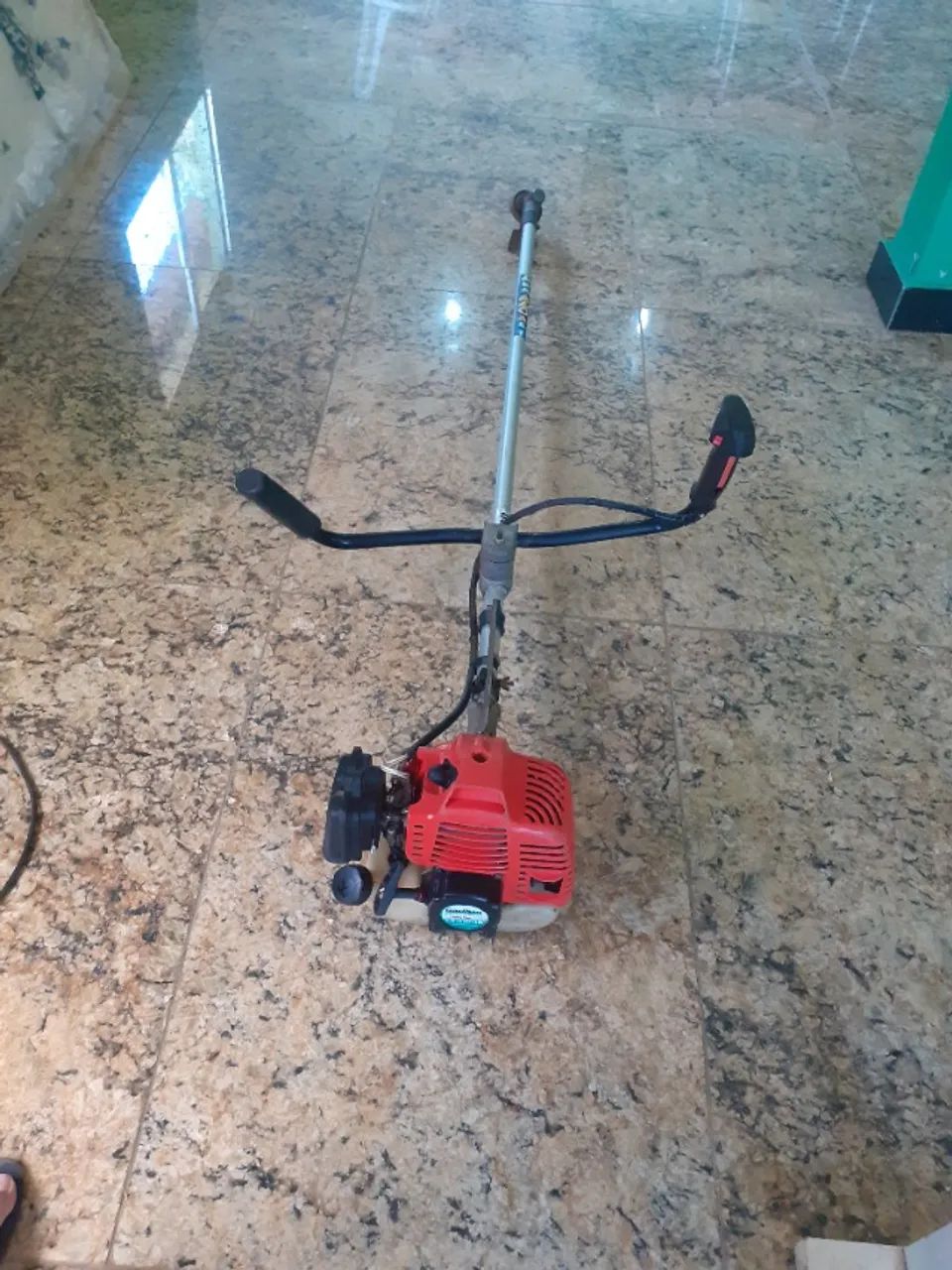 Roçadeira garthen cg 430 hw motor 42,7cc 2 tempos