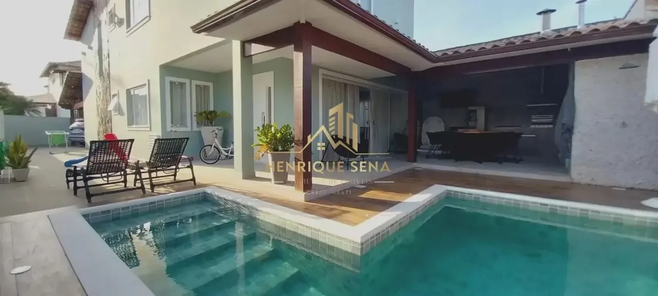 Casa para venda dentro do condomínio Portal das Floras com 5 quartos sendo 1 suíte.