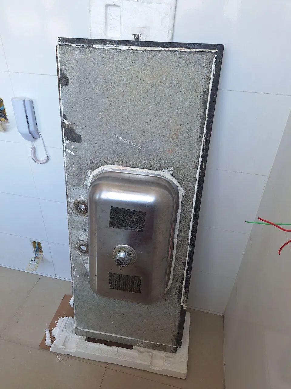 Pia para cozinha em granito preto são gabriel, com cuba e torneira - Foto 6