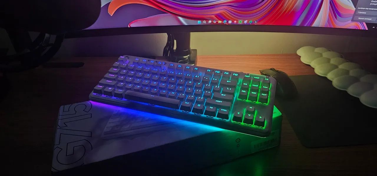 Teclado Logitech G715