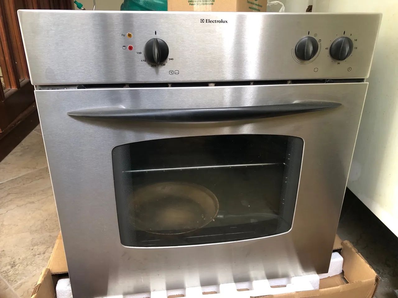 Forno a gás de embutir Electrolux 