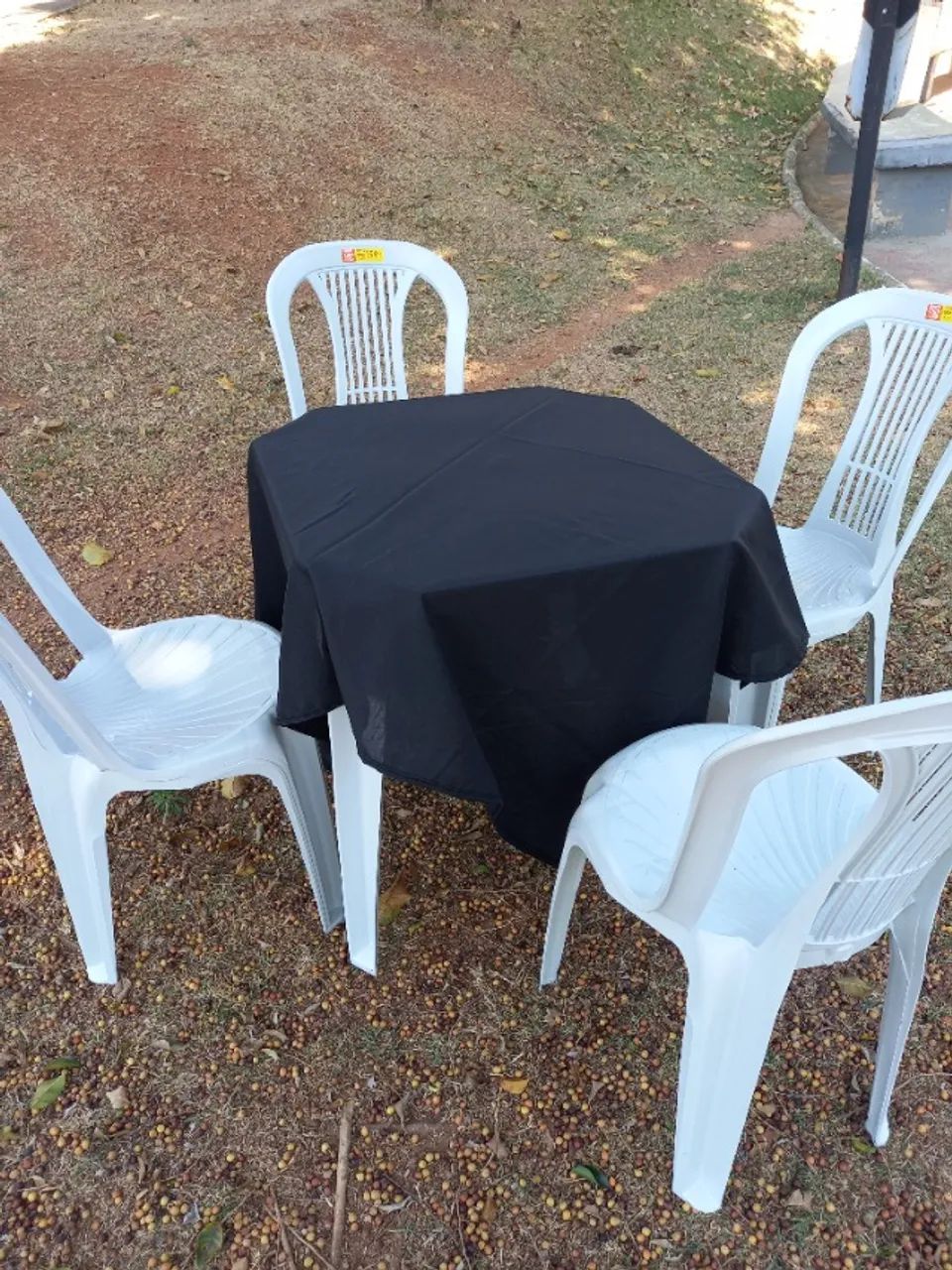 LOCAÇÃO DE CADEIRAS E MESAS - Foto 3