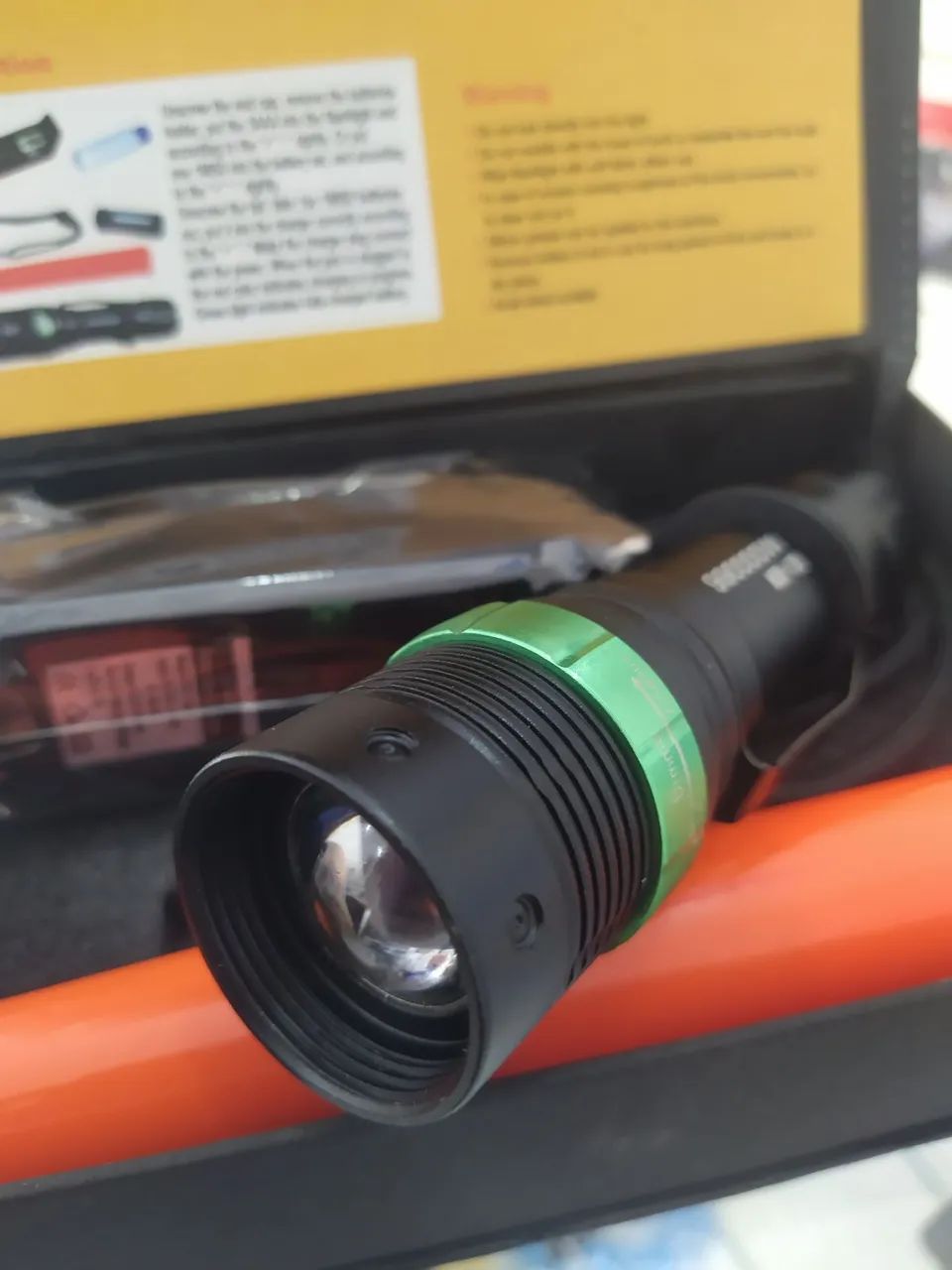 Lanterna Recarregável com Sinalizador 990000W Power Style MCK-109 - Foto 2