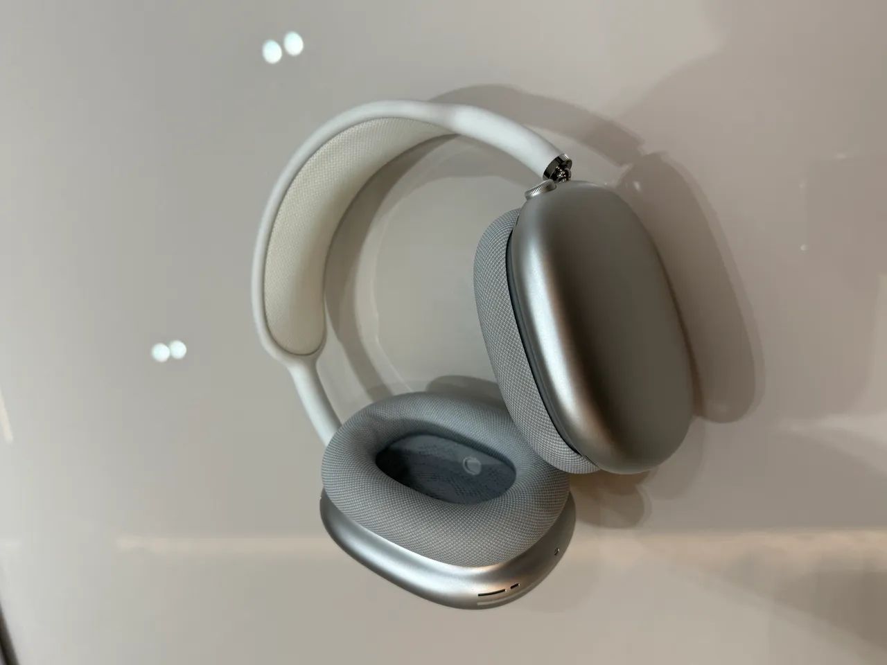 AirPods Max + Smart Case Carregador Tipo Lightning - Prata
