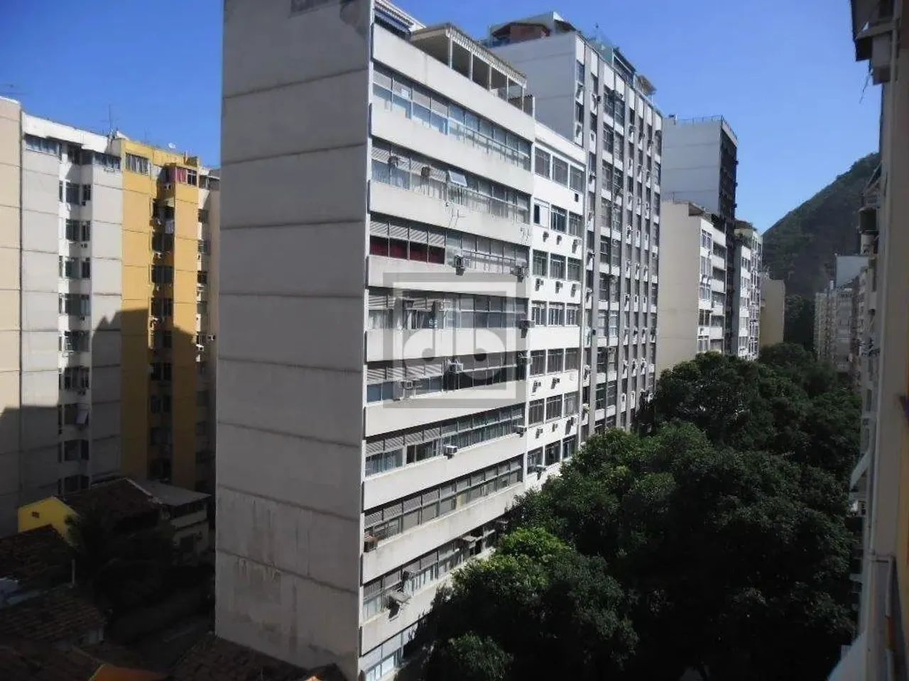 Copacabana - Colado Metrô - Andar alto - Sol da manhã - Conjunto 2 salas - Recepção - Copa - Foto 3