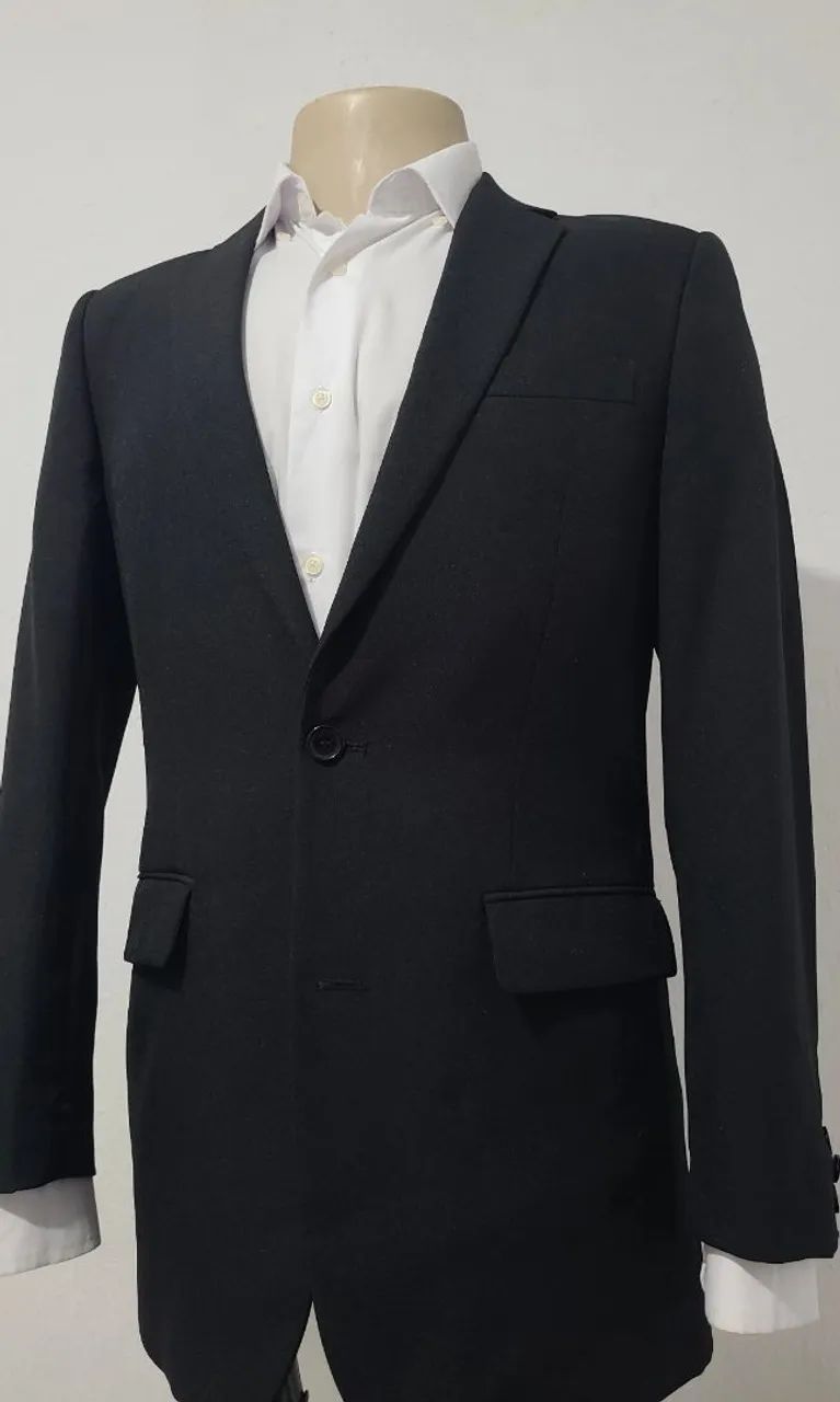 Blazer Slim Preto Nº 44, bonito, elegante, bem confortável, tecido macio, atual.  - Foto 6