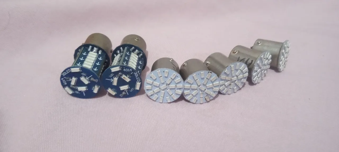 Vendo Lâmpadas de freio 2 polos e lâmpadas de seta