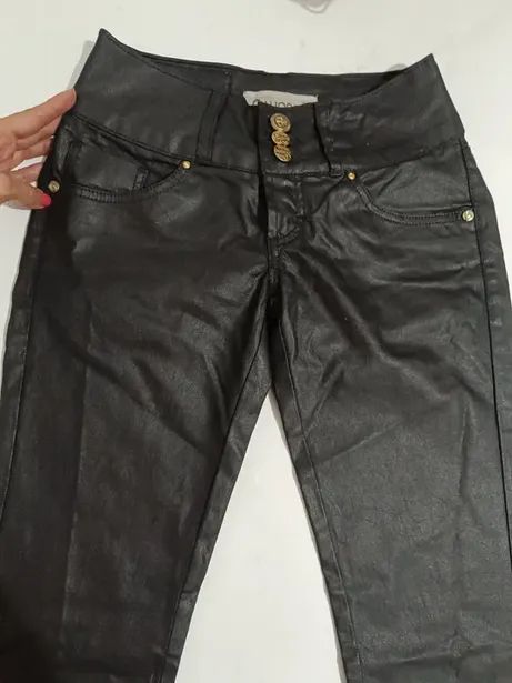 Calça jeans resinada preta nova! Número 42!