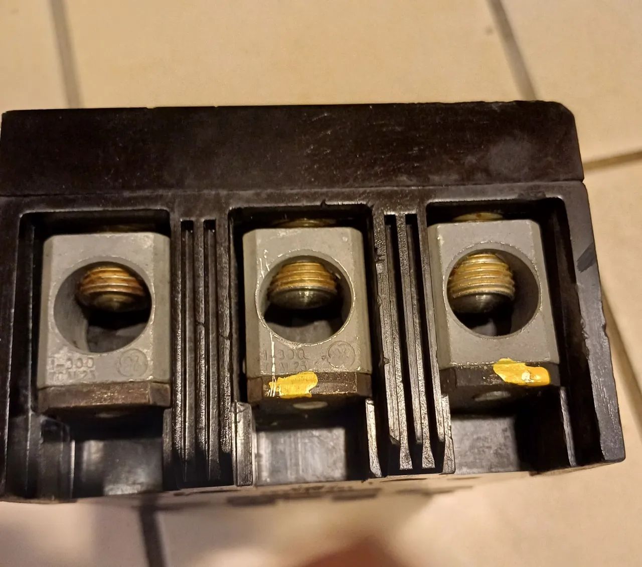 Disjuntor GE TQD 34125 3 Polos- Segurança Elétrica Residencial - Foto 5