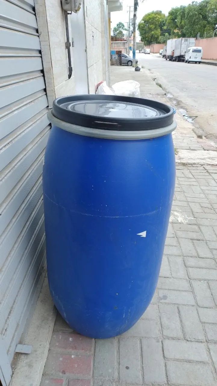 Vendo bombonas plásticas de 200 lt semi novas.  - Foto 3