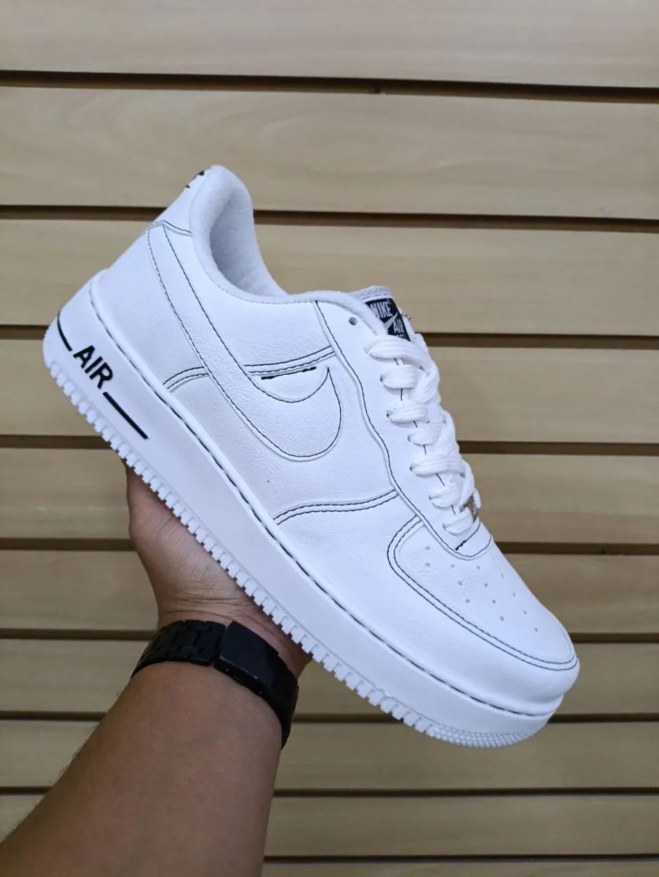Nike Air Force 1 Branco com Costuras Pretas - Foto 2