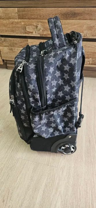Mochila escolar infantil com rodinhas - Sestini 2 Compart. Rolling Estrelas 28 Litros - Foto 2