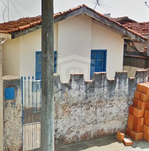Casa de locação em Piratininga - interior/Sp I 3 quartos I 1 sala I 2 banheiros I Quintal
