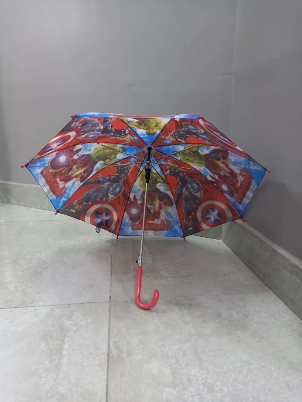 03 Guarda-Chuvas Vingadores NOVOS - Foto 3