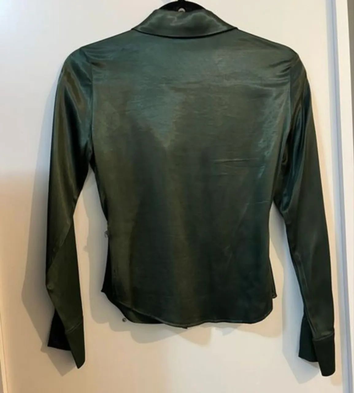 Camisa de seda verde musgo | Zara - Foto 2