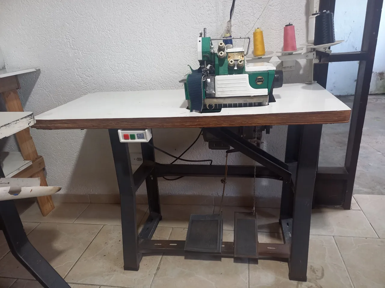 Máquina Overlock, 650