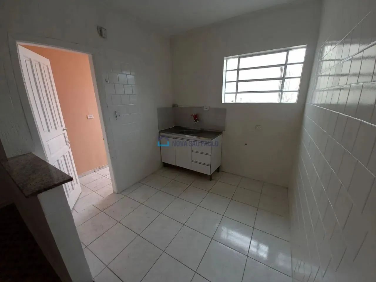 Casa assobradada para locação! A 15 minutos a pé do metrô São Judas!