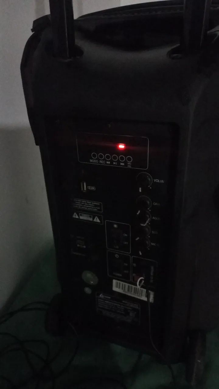 Caixa de Som Bluetooth com Led Bluetooth USB bateria ok estado otimo - Foto 4