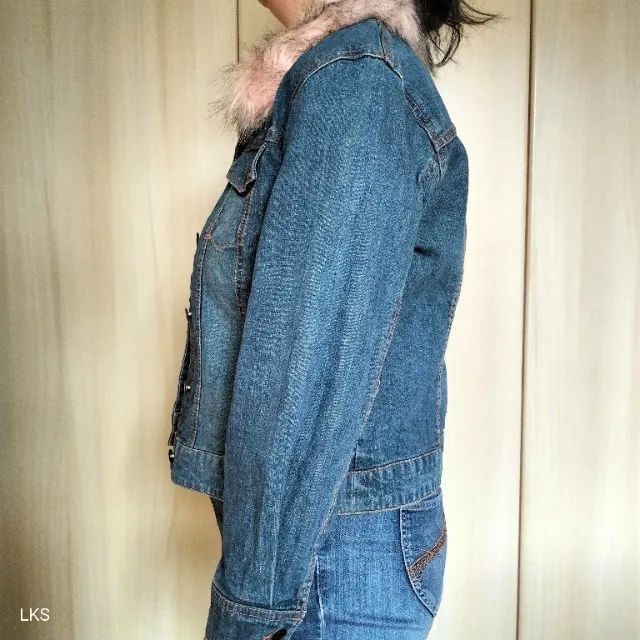Jaqueta Jeans com Pelúcia - Foto 2