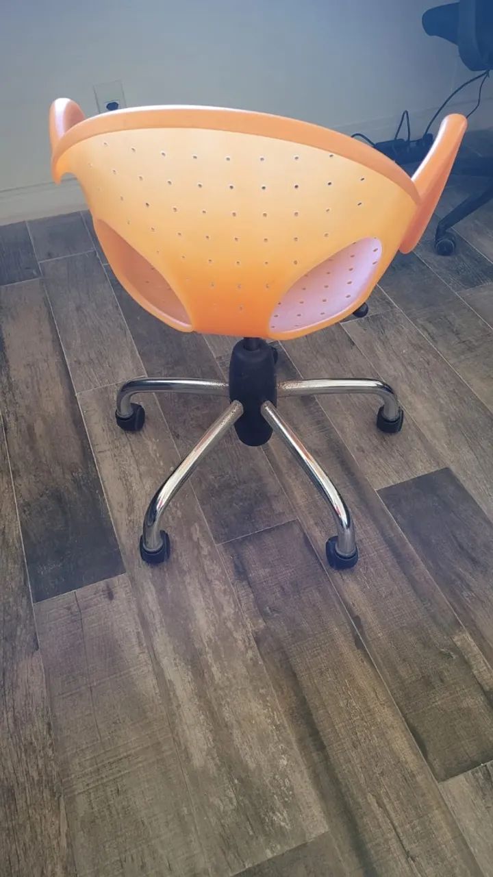 Cadeira Giratória com design moderno - Foto 3