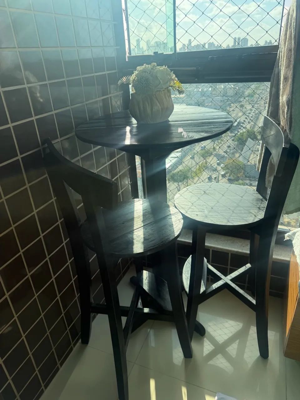 Mesa e cadeiras bistrô 